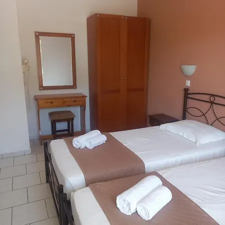 Manolis Apartahotel 2*