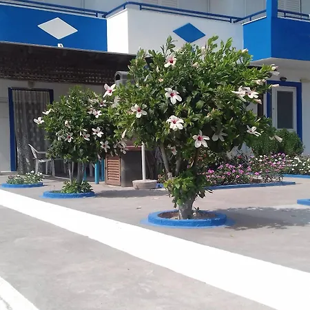 Manolis Apartahotel 2*