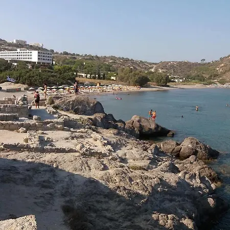 Manolis Apartahotel 2*