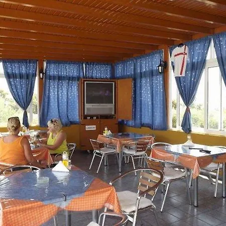 Apartahotel Manolis 2*