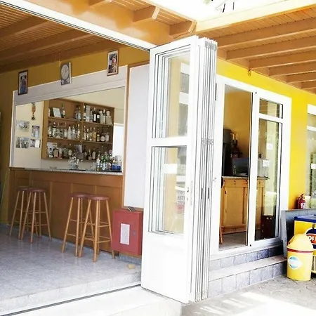 Manolis Apartahotel 2*
